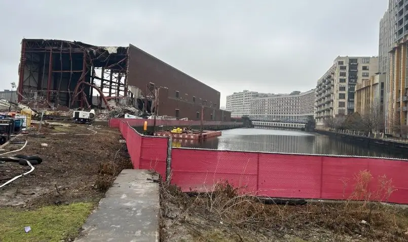 Pencemaran Sungai Tanpa Konsekuensi, Bally’s Chicago Disorot